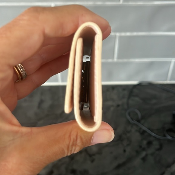 Louis Vuitton Vernis key case. - Picture 4 of 9